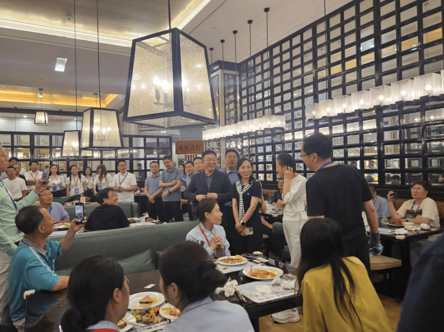 直击洋河股份股东大会：晚宴改为自助餐，取消伴手礼