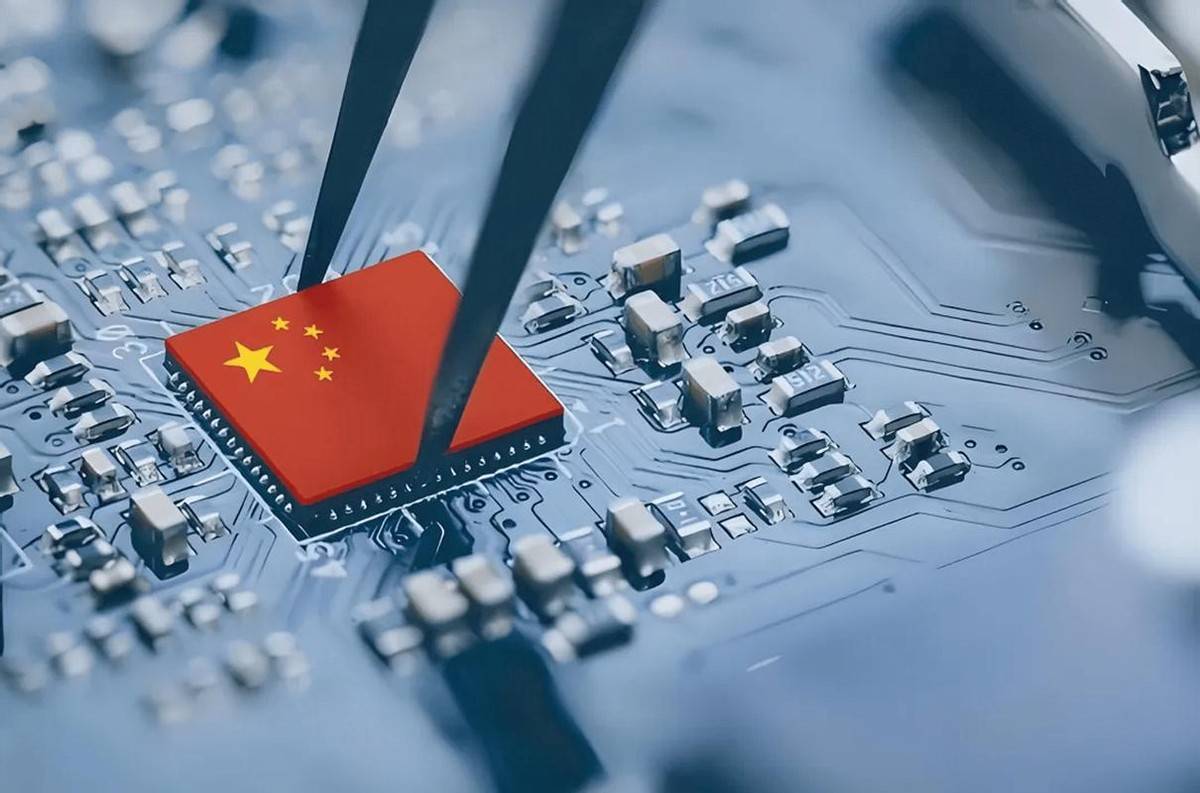 原创             美国商务部长炮轰中国芯片：天天说制造先进芯片，但中国根本没有