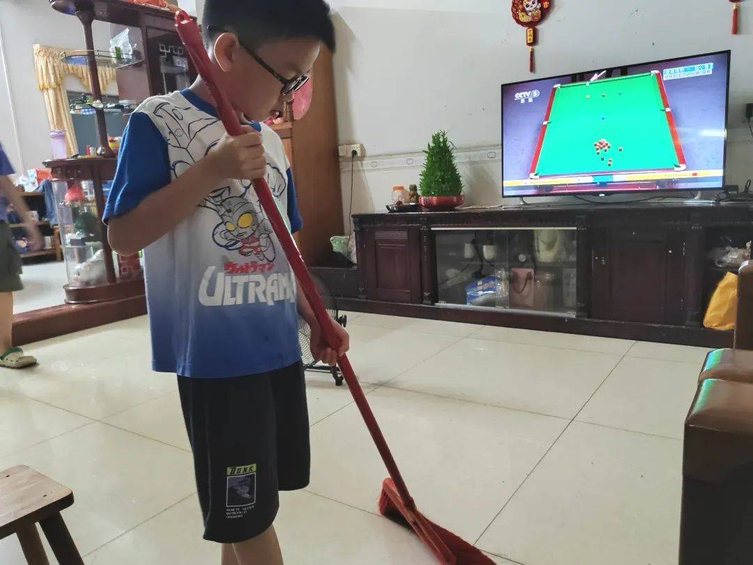 一五班"劳动小能手"实践活动:我是家庭清洁小