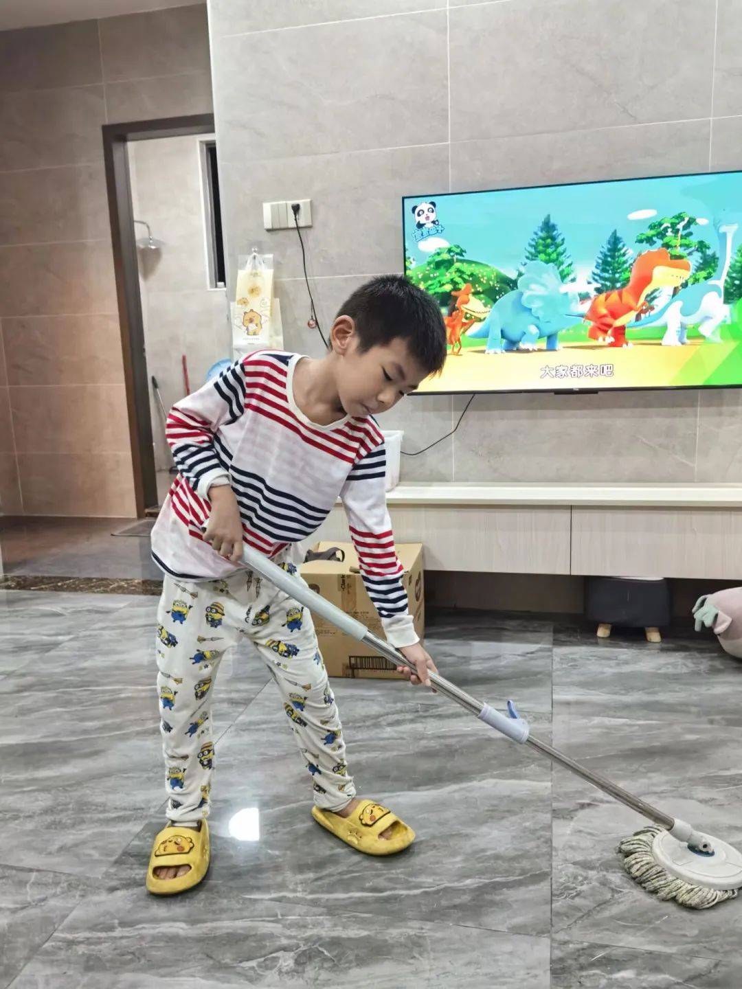 一五班"劳动小能手"实践活动:我是家庭清洁小