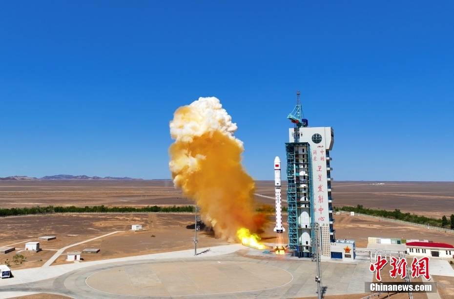 中国首颗地球物理场探测业务卫星“张衡一号”02星成功发射