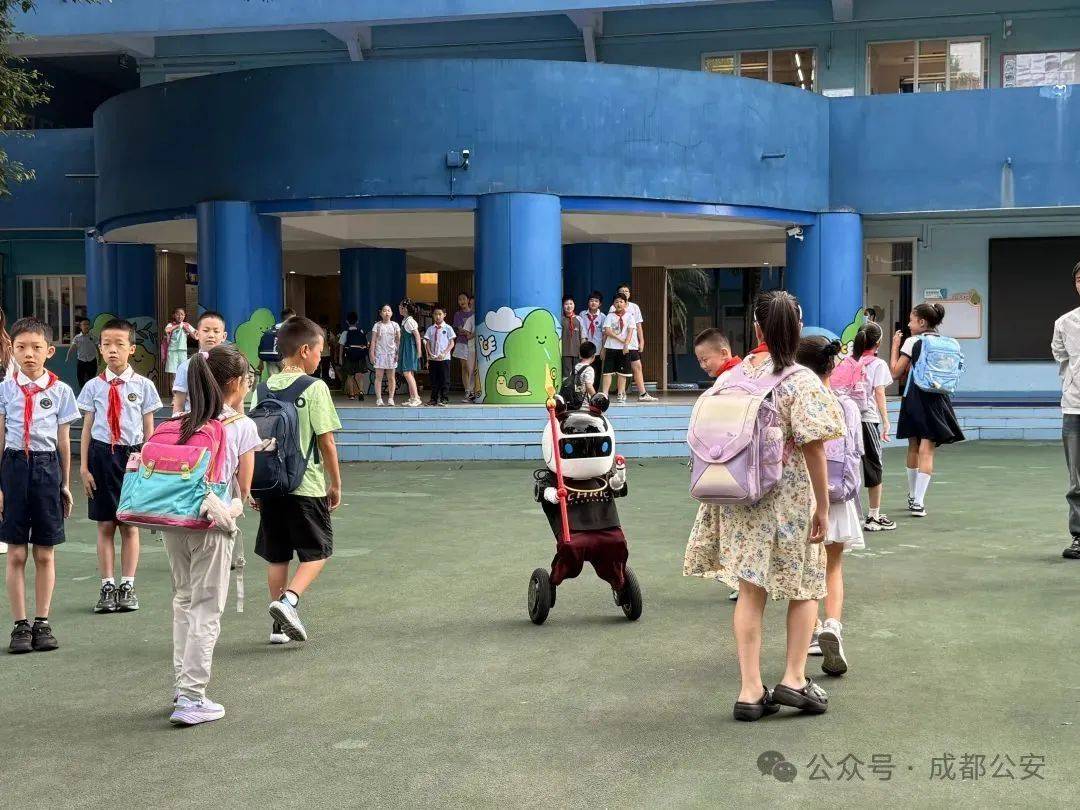 成都开展首批智能机器人实景验证活动！以场景牵引产业生态构建