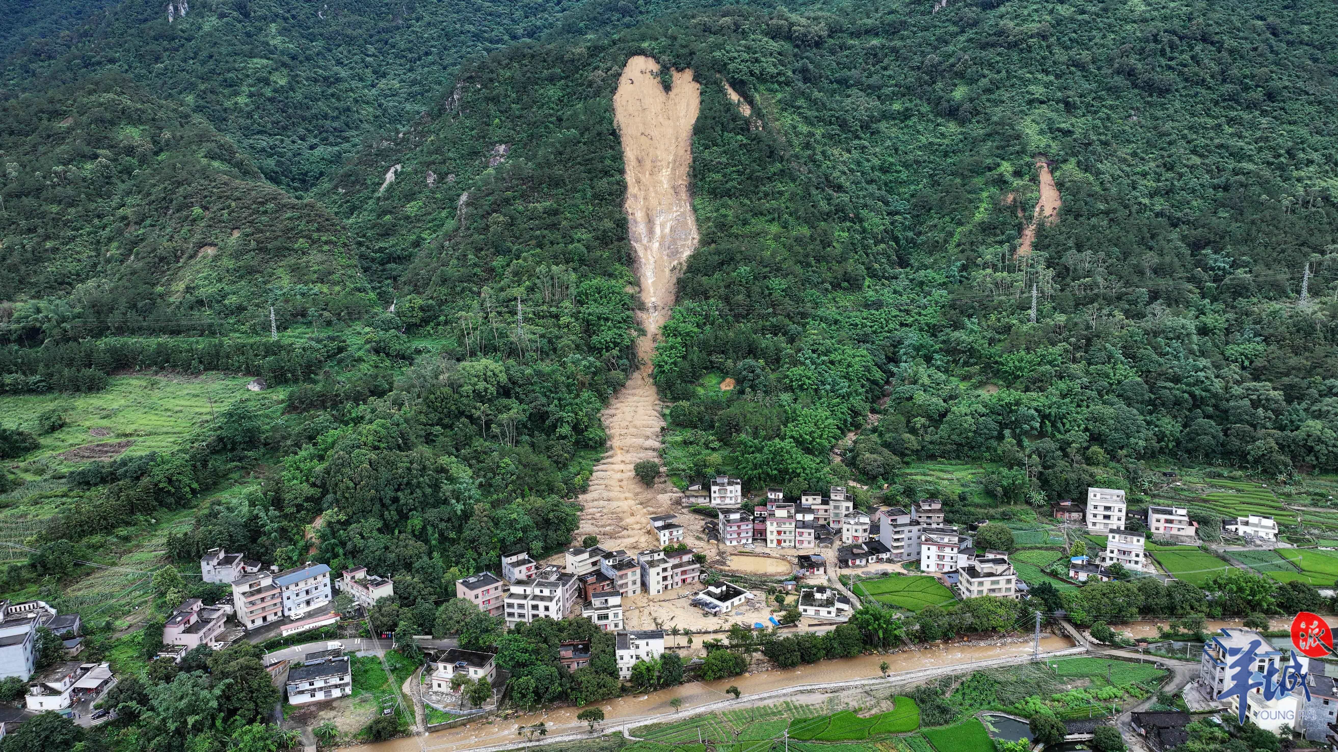 山体滑坡前救下57人,回访基层干部刘名芳:瘦小身板扛起党员担当