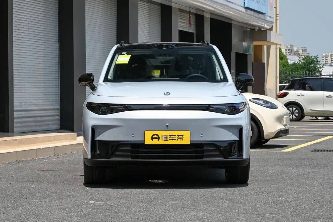 2026款零跑C16上市！配置动力续航升级！价格真香 15.18万元起！