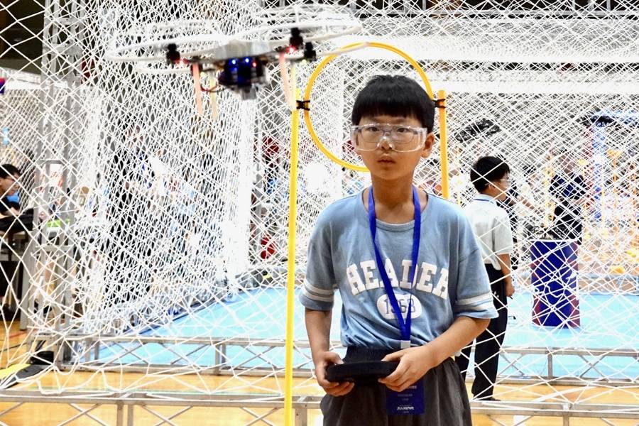 第九届全国青少年无人机大赛举行