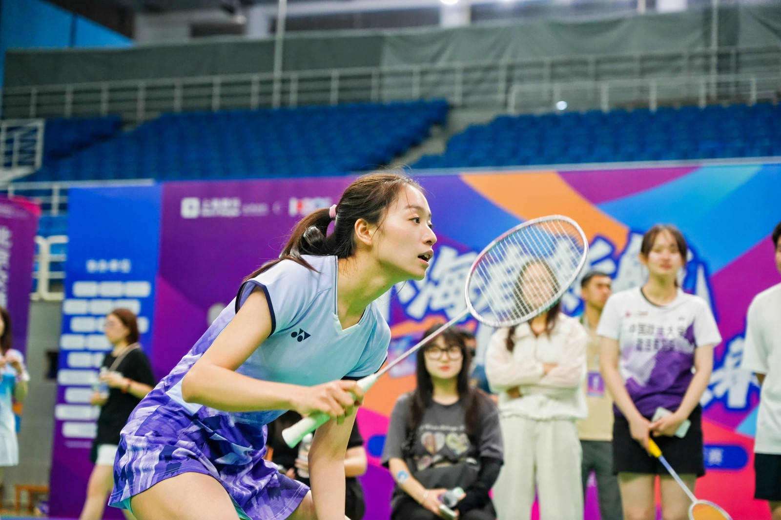 《我的情人在草原》(格格演唱)的文本歌词及LRC歌词