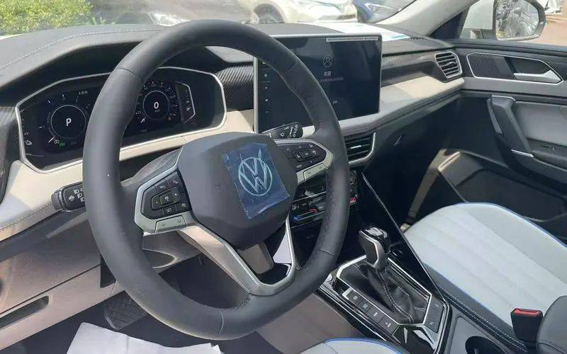 新车“变身术”：拼销量卷出“零公里二手车”