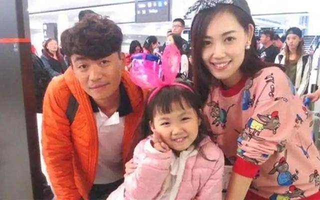离婚9年，王宝强的一双儿女都“以他为荣”，马蓉彻底后悔了吧？