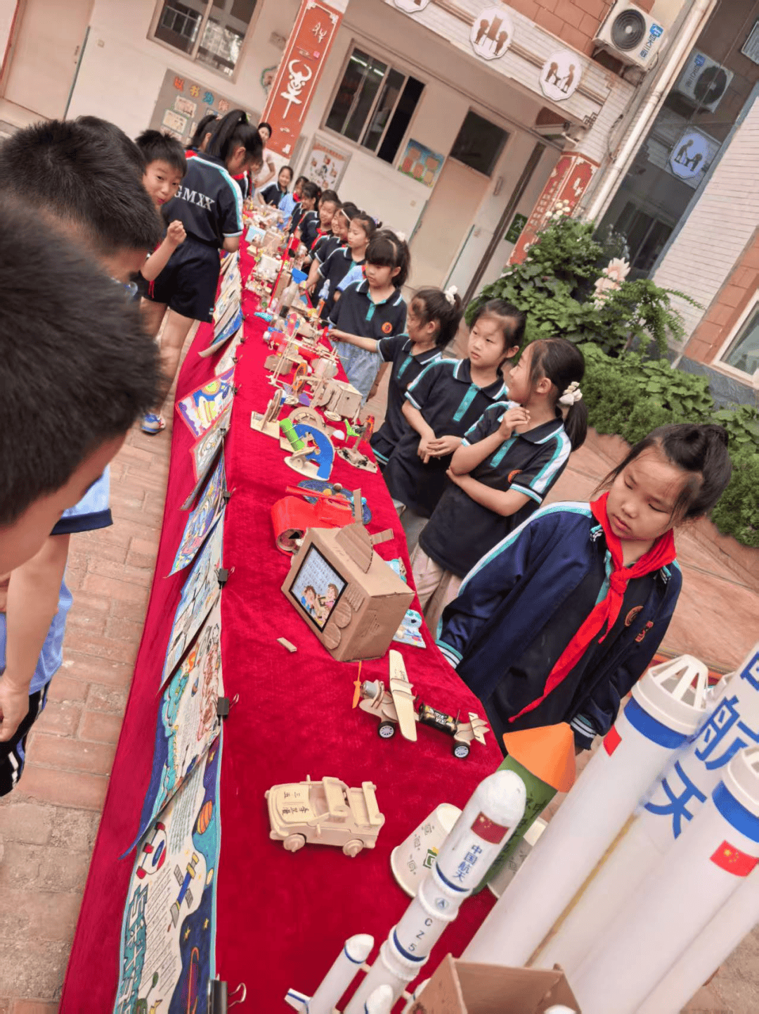"科技强国,筑梦未来"