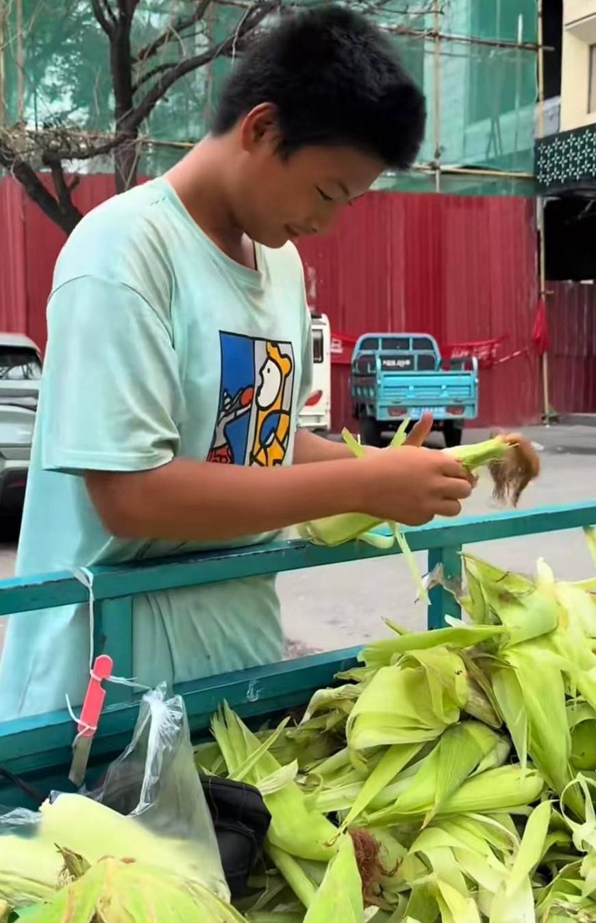 三点起床,赶百里路:齐河14岁卖菜少年让几十万人竖起大拇指