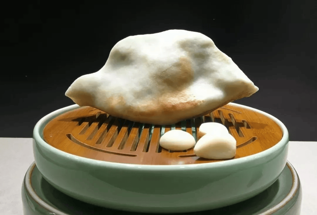 再来看下面这一方,更扯的很,大家都很熟悉,是一个饺子,非常逼真,各种