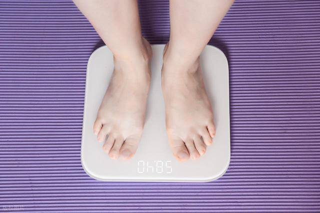 减肥，5个被低估的行为，让我2个月掉秤25斤
