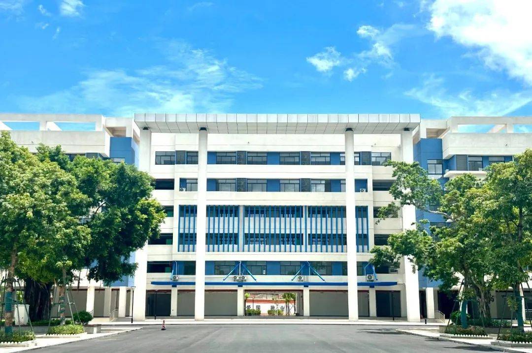 —海口市灵山中学2025年校园开放日开启预约