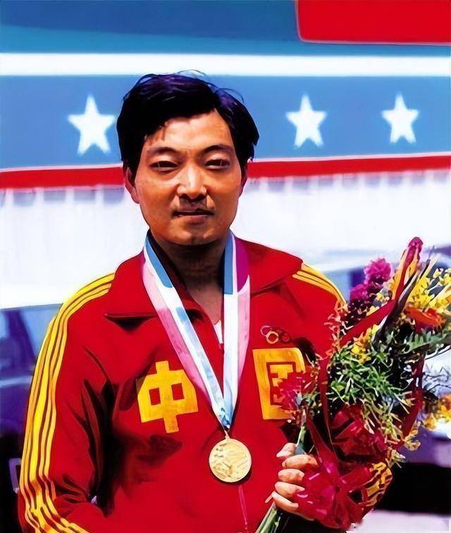 奥运首金许海峰近况曝光:视力严重下降,住旧房?