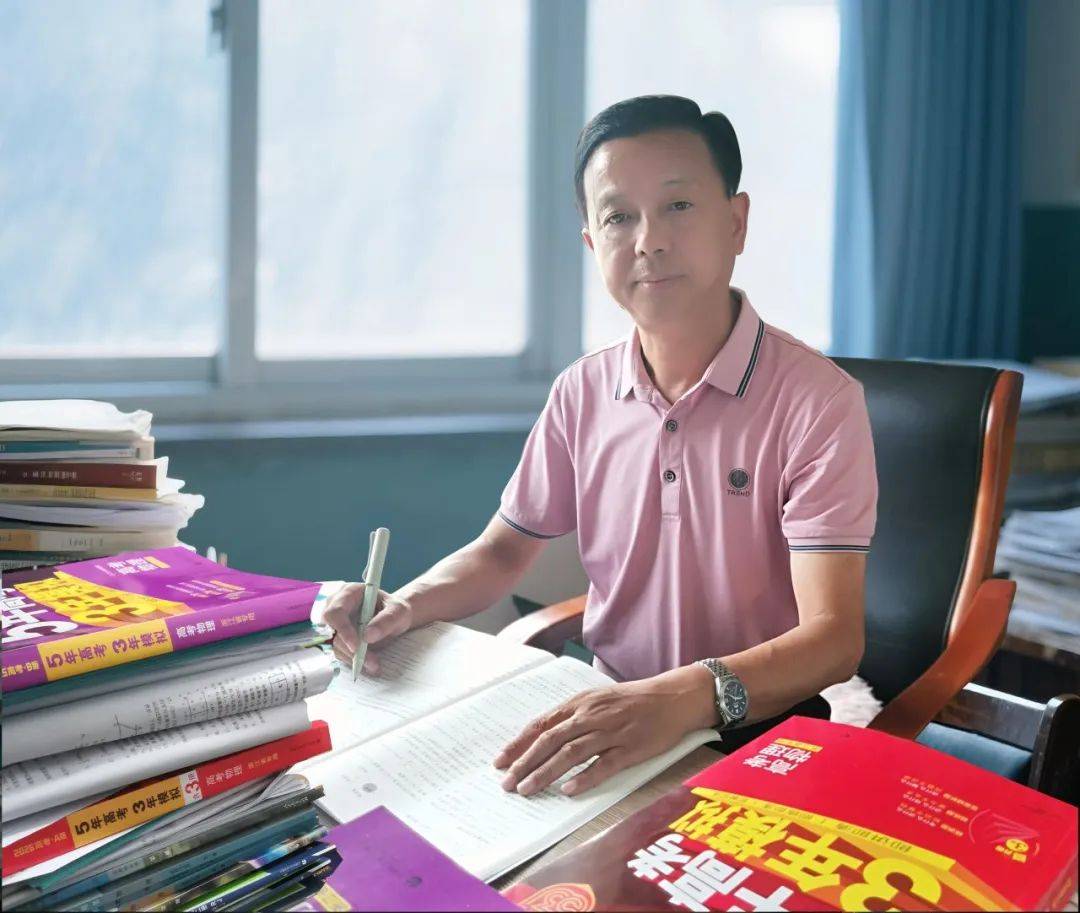 1985年8月先后任教于东二初级中学,庵东中学,杨贤江中学