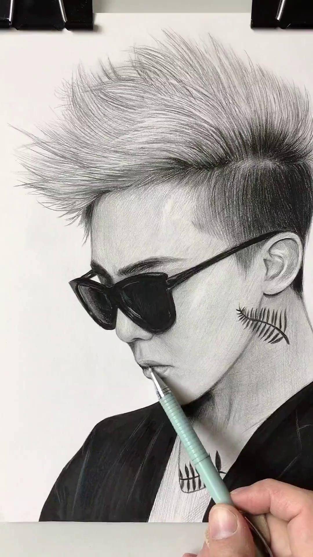 和光影 都是很棒的 有一种高级感 权志龙 权志龙gd bigbang 素描 大神