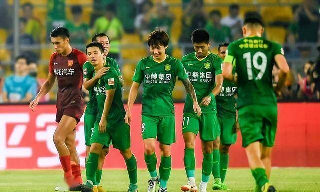 王刚在国安队的重生：从退役边缘到球队核心的华丽蜕变