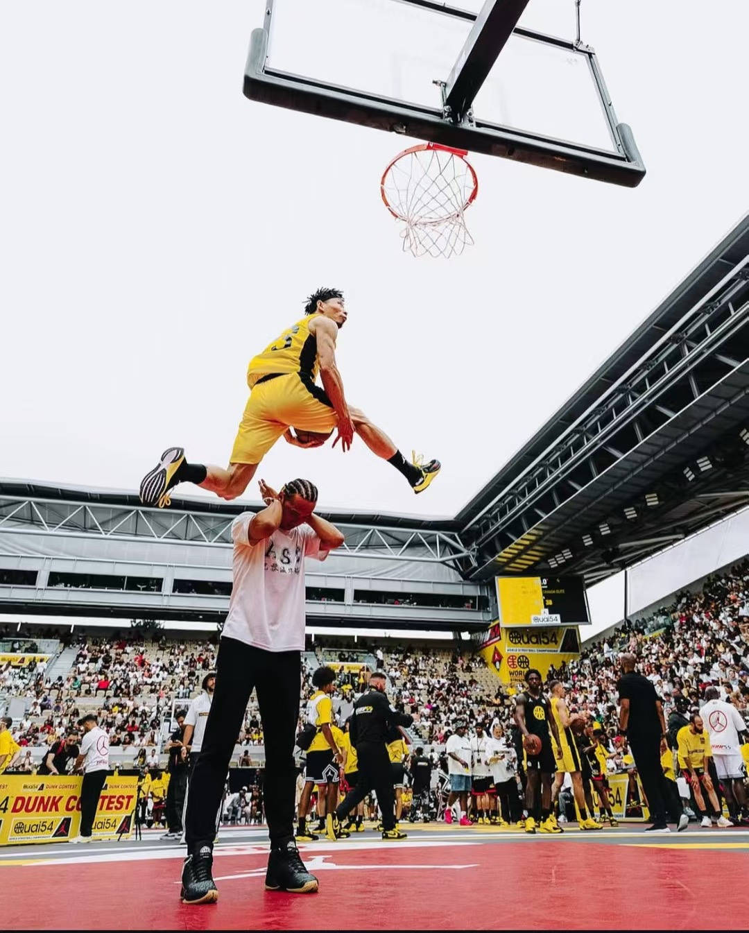 39岁扣篮王追梦不止,陈登星夺得世界顶级扣篮大赛冠军,还给浙cba打