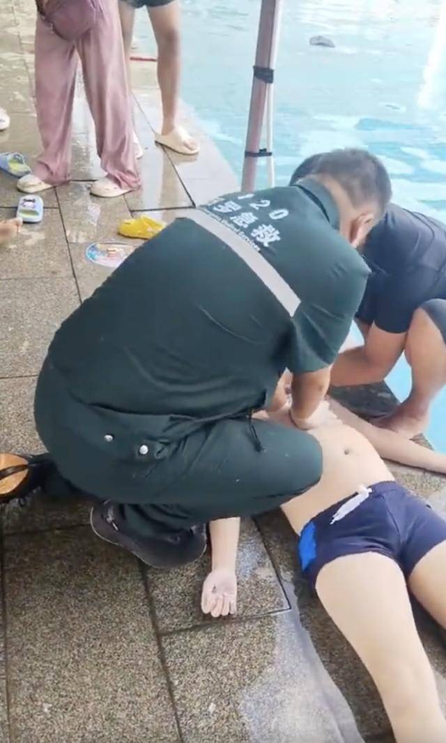 游泳安全警示：如何避免游泳馆内的潜在危险