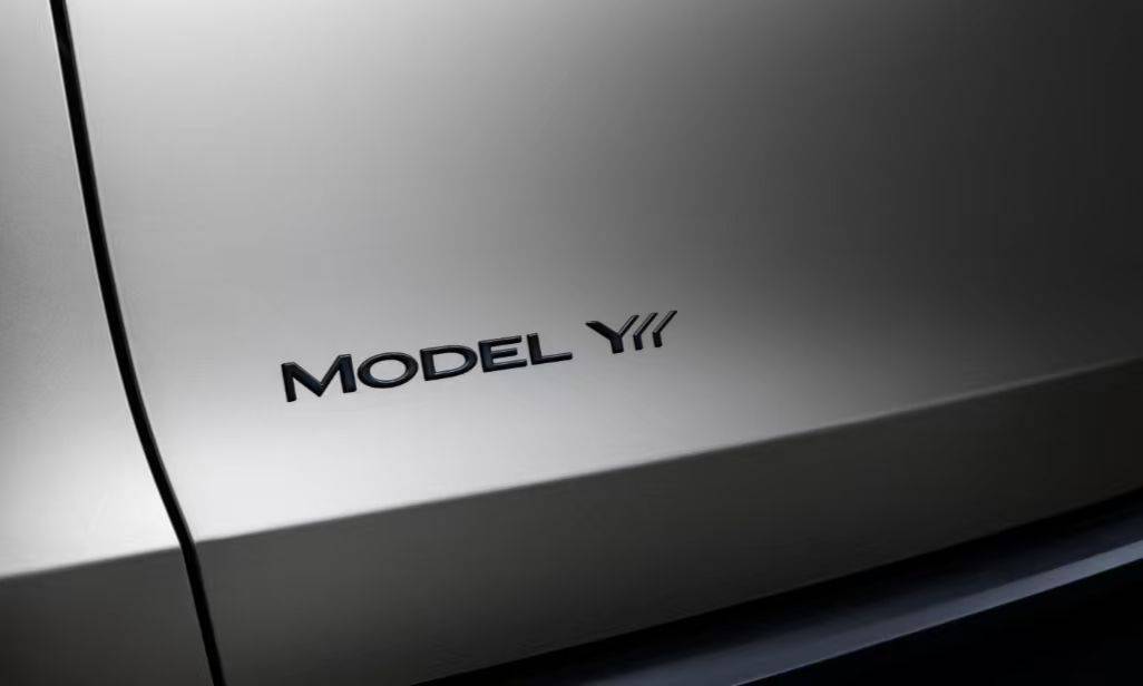 特斯拉中国官宣六座Model Y L：今秋上市，业界预计售价约40万元