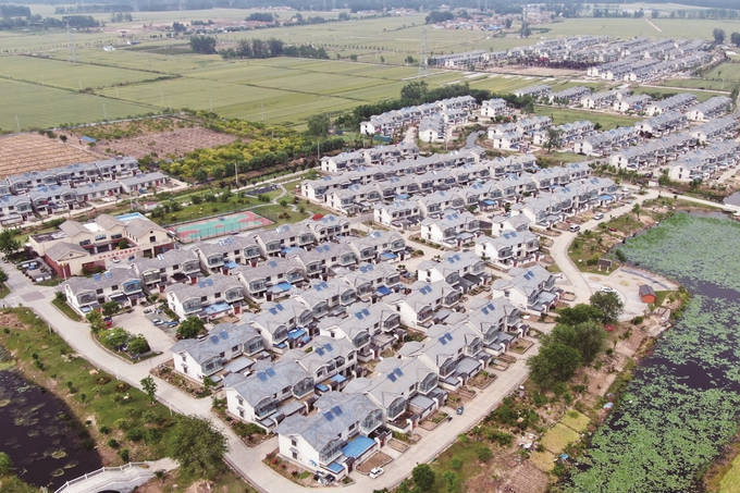 宿豫区仰化镇涧河社区:白墙黛瓦焕新貌,产业富民谱新篇