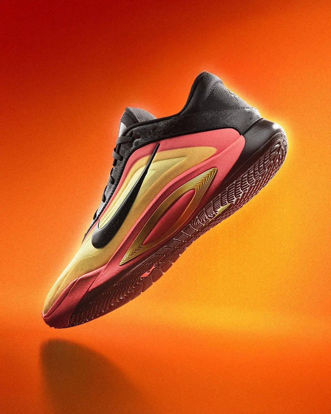 萨布丽娜最新一代签名鞋nike sabrina 3带来同样橙色系的bring the