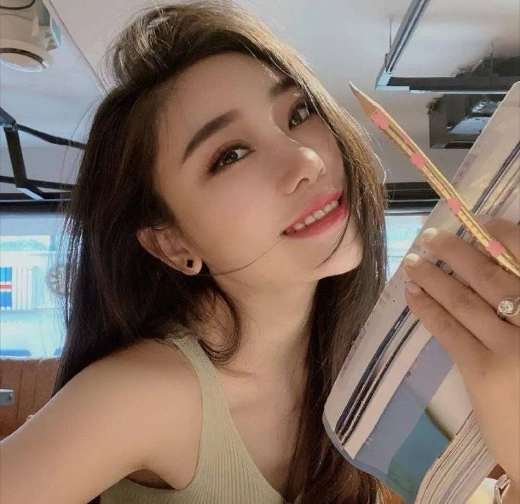 网红女骑手车祸去世，年仅35岁！知情人：头盔没戴好