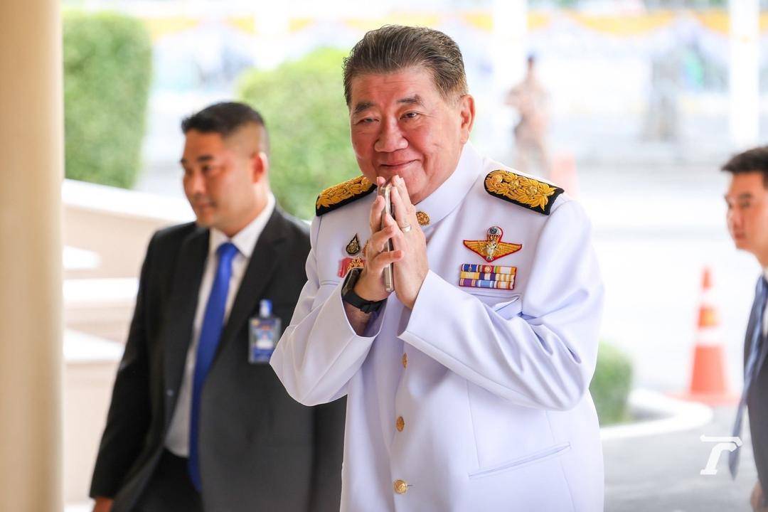 动用集束弹？袭击学校寺庙？泰柬冲突次日泰方改口：可能开战