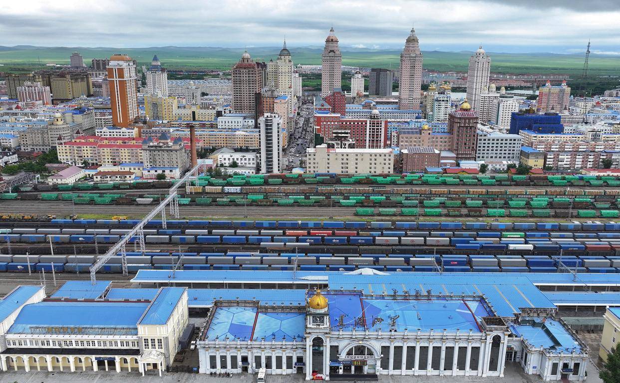 中欧班列东通道满洲里铁路口岸累计通行量突破30000列