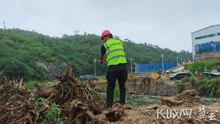 河北联通：暴雨中争分夺秒 搭起通信“生命线”