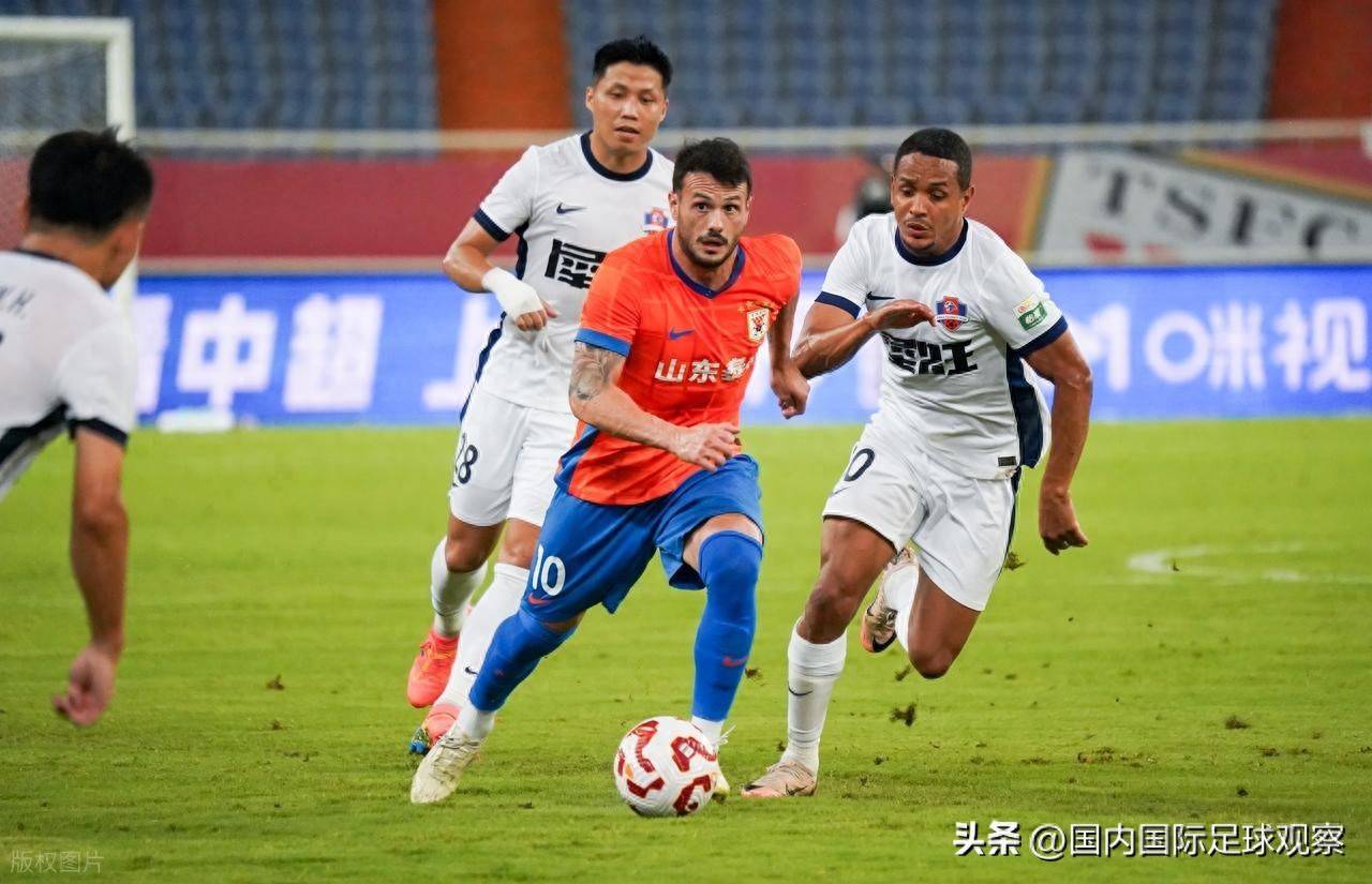 山东泰山3-0大胜梅州客家，瓦科帽子戏法助韩鹏首胜