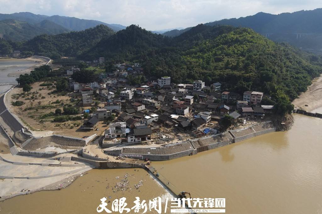 岁月静好后面的“凡人英雄”｜村超复赛·榕江防汛救灾恢复家园人物群像之普通群众篇