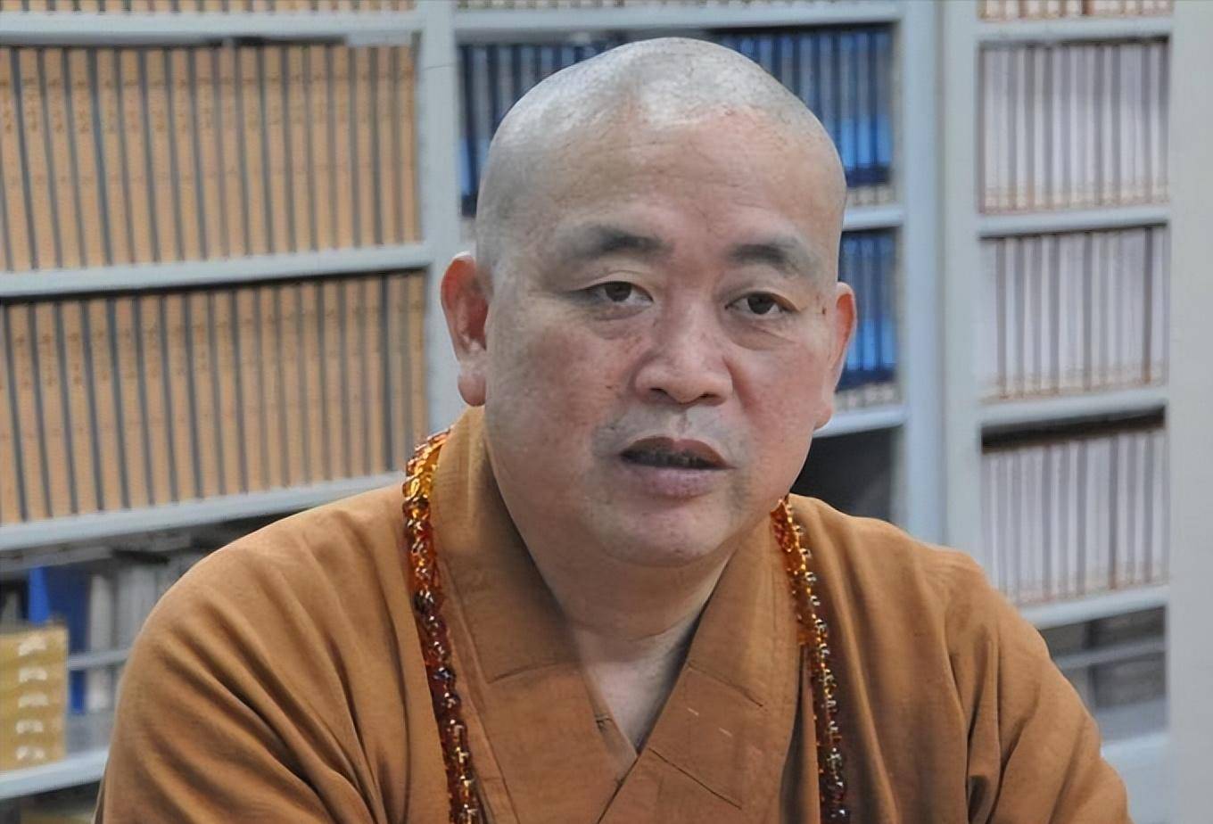 新住持上任不到一天，履历曝光，与释永信差距大，遭网友集体抵制