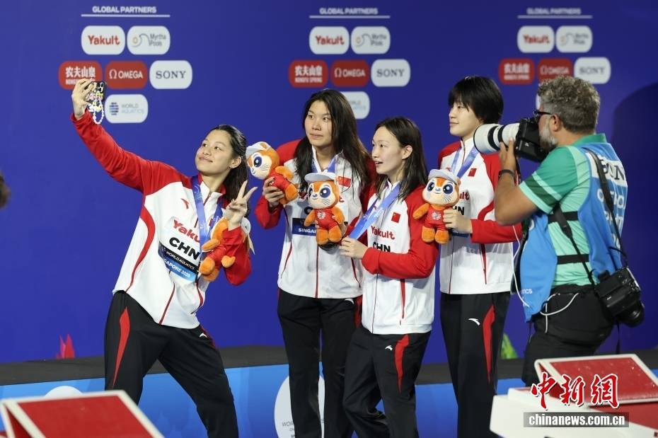 新加坡游泳世锦赛：中国队摘女子4x200米自由泳接力铜牌