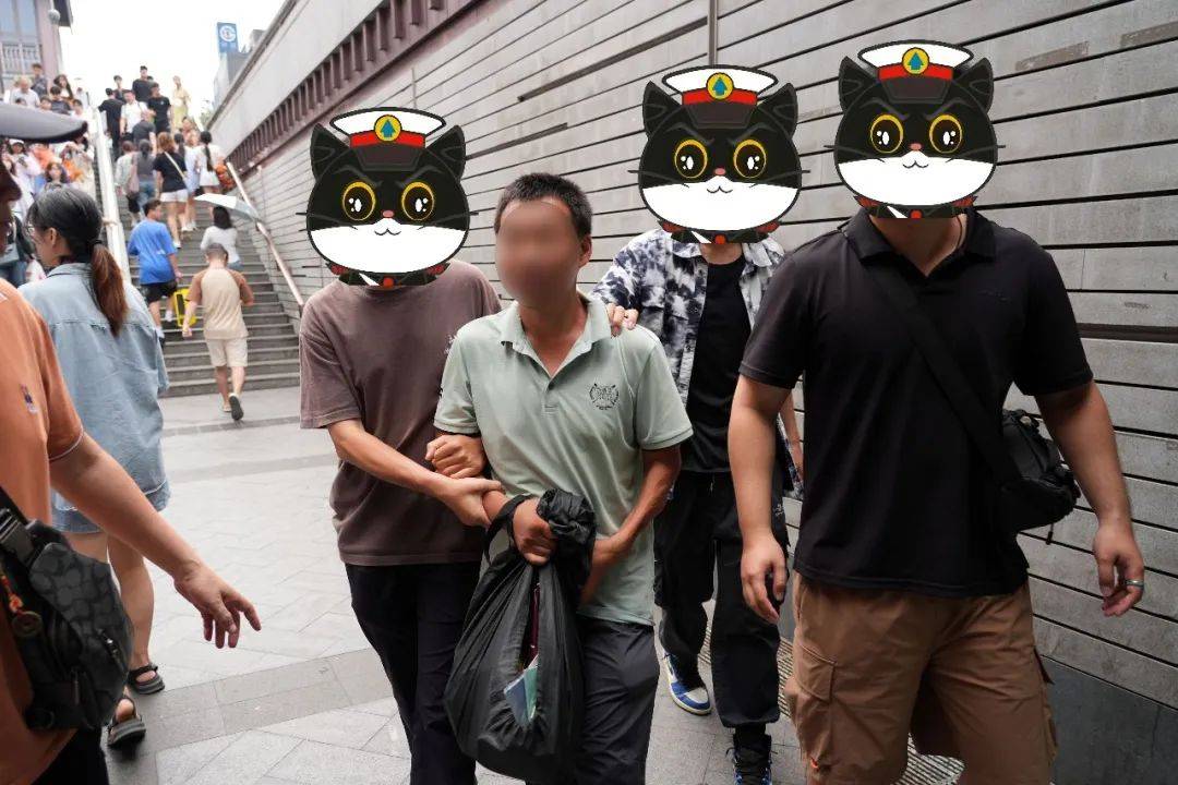 北京西城警方统一行动，打击夏季街头现行违法犯罪