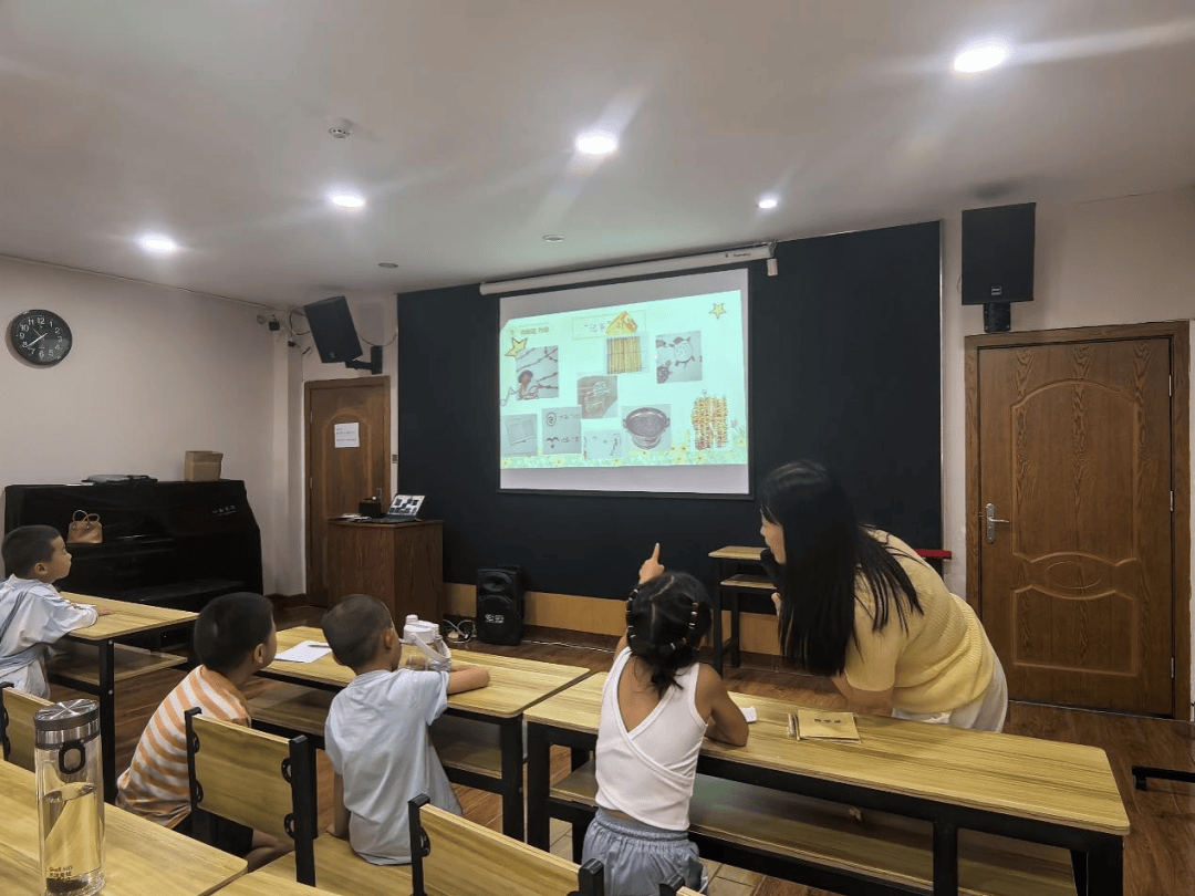 长沙市妇女儿童活动中心开展暑期儿童关爱服务活动，为孩子们送上缤纷假期