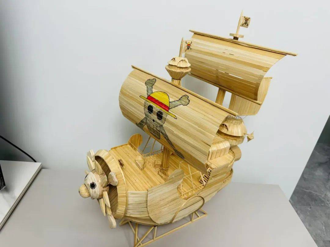 材料主要是各种尺寸竹丕,雪糕棍,还有一些筷子