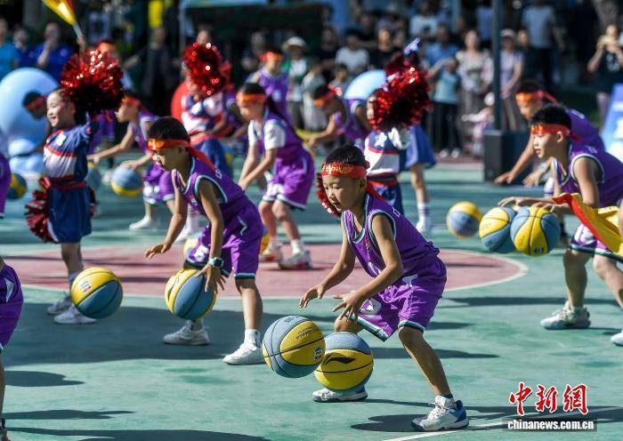 2025年新疆维吾尔自治区暨乌鲁木齐市“全民健身日”主题活动举行