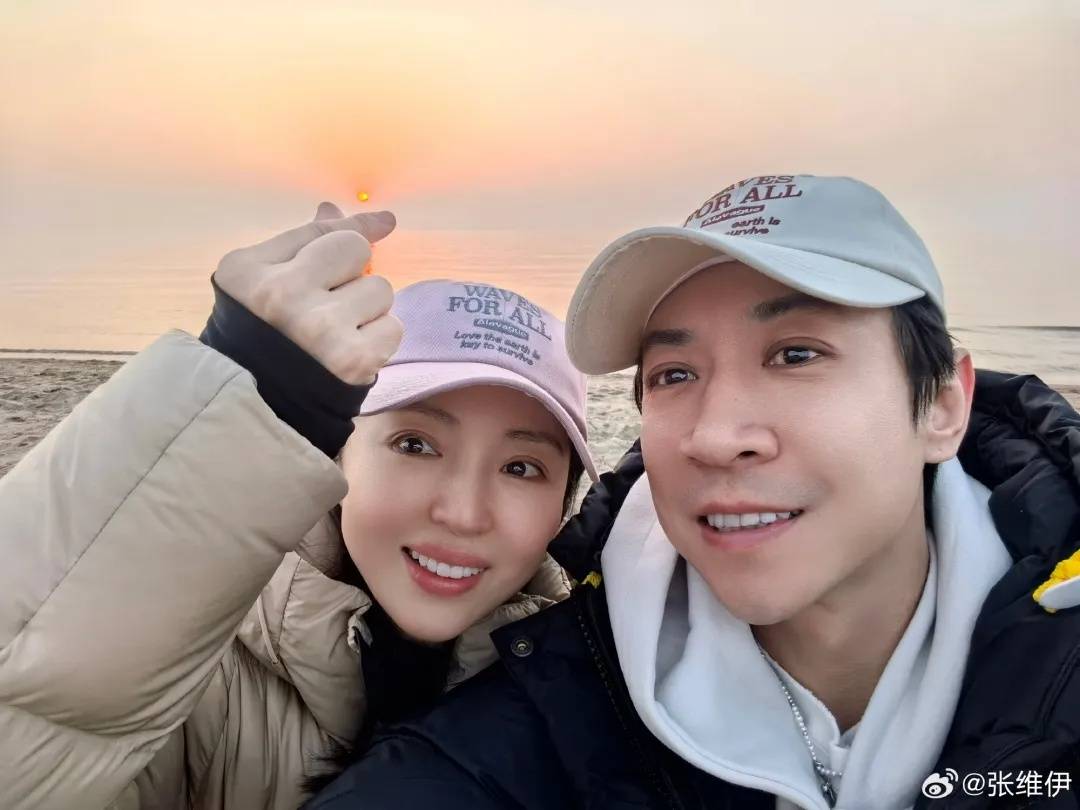 再婚后首晒合照，董璇称想为小9岁张维伊生二胎，母亲支持：尽量得生，要考虑别人感受