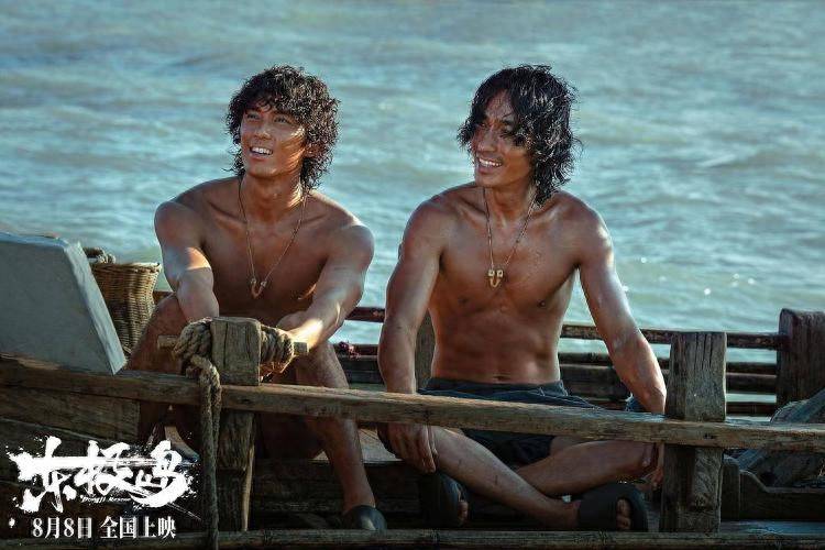 管虎回应《东极岛》魔改质疑：剧情片需在取材真实基础上塑造人物