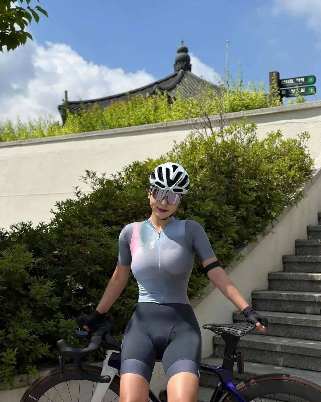 骑行圈女神身材真是绝