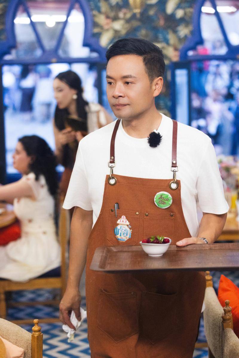 《中餐厅·非洲创业季》大换岗，黄晓明秒变主厨
