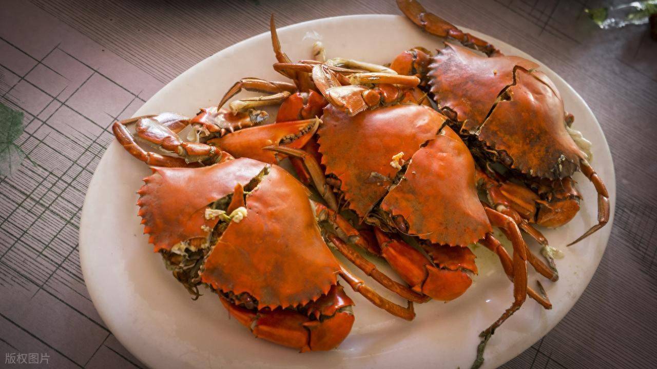 海南万宁特色美食和乐蟹：鲜美的味觉盛宴，