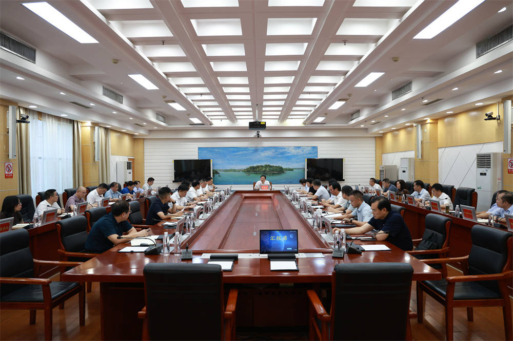 陈爱林主持召开市政府第76次常务会议