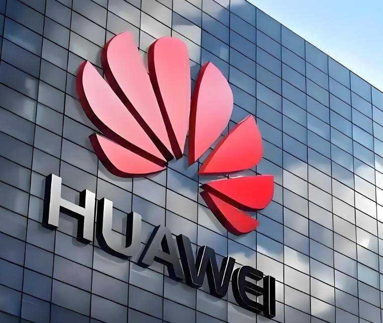 原创             叛逃中国！年薪600万的华为高管，美国身份被扒，案作案手段曝光