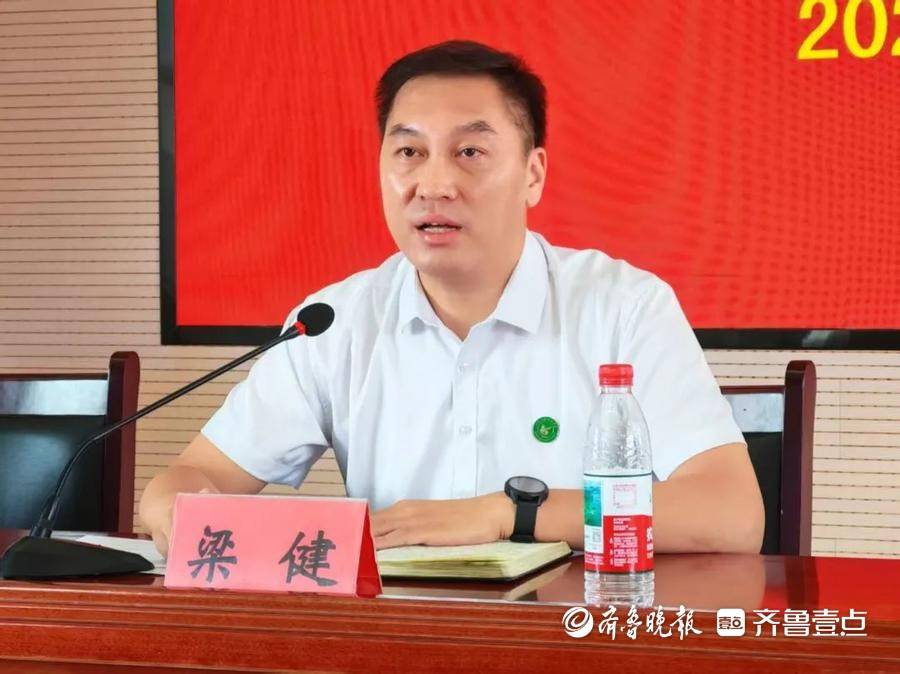 枣庄市第十五中学举行2025年新入职教师见面会举行