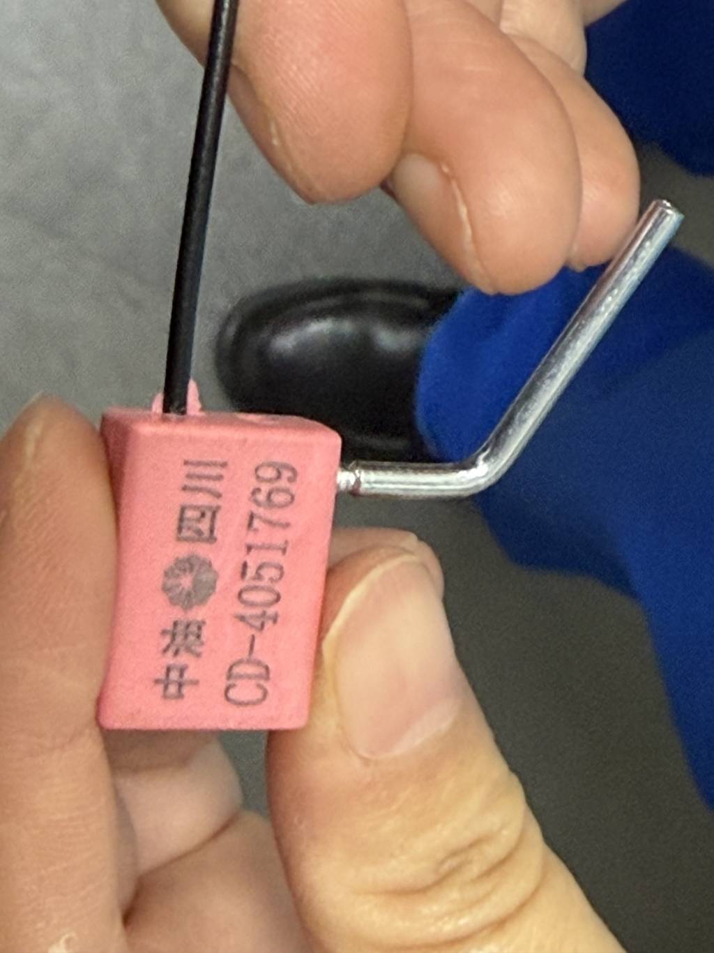 车主称50升油箱被加了67.96升汽油，成都一中石油加油站未回应