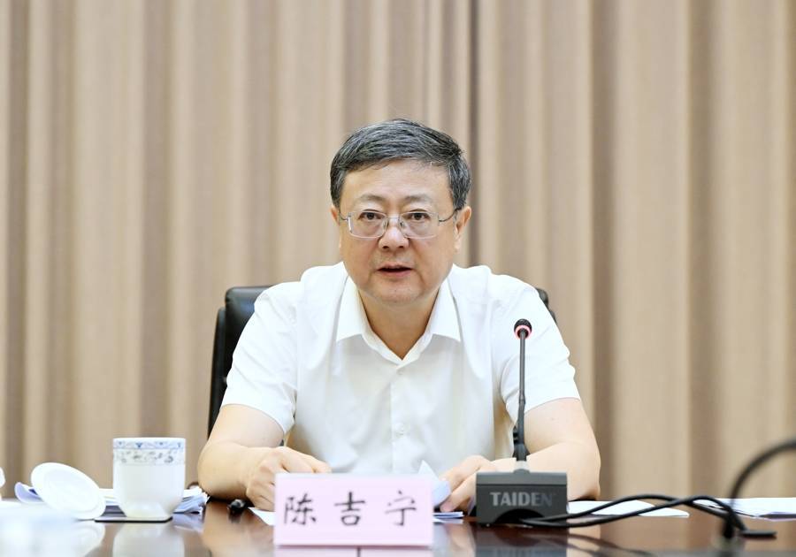 更好锻长板、扬优势、优布局、强功能！陈吉宁在静安区调研、下沉调度经济运行