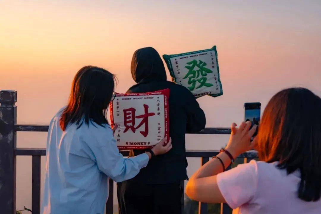在洛阳玩，基础款就不要再搭基础款