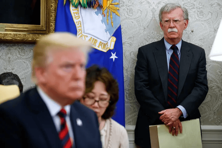 突发！外媒：FBI突击搜查美国前总统国家安全事务助理博尔顿的住所